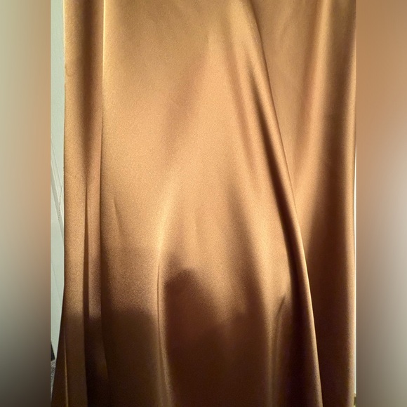 Club Monaco - satin skirt - Picture 6 of 7